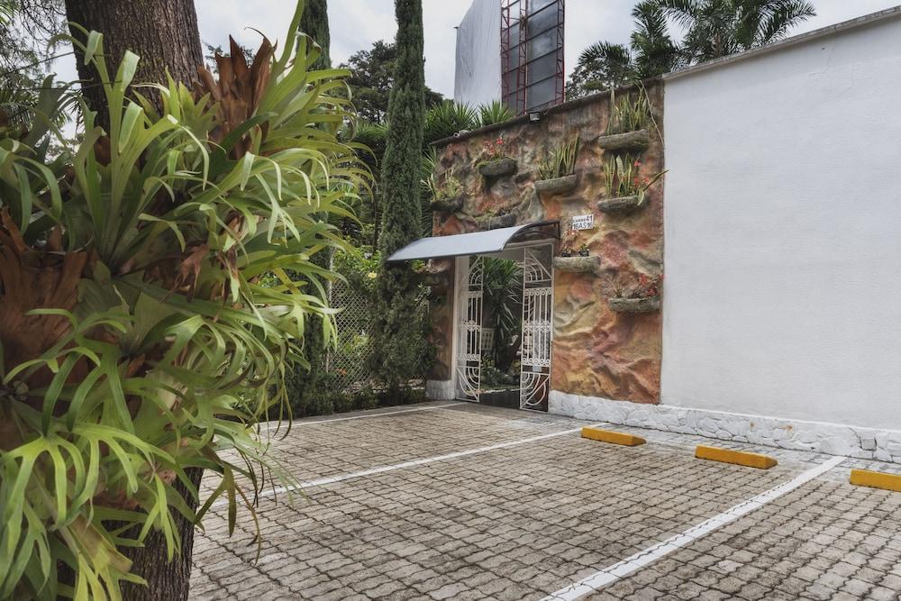 Hotel Aromax Del Campestre Medellín Exteriör bild