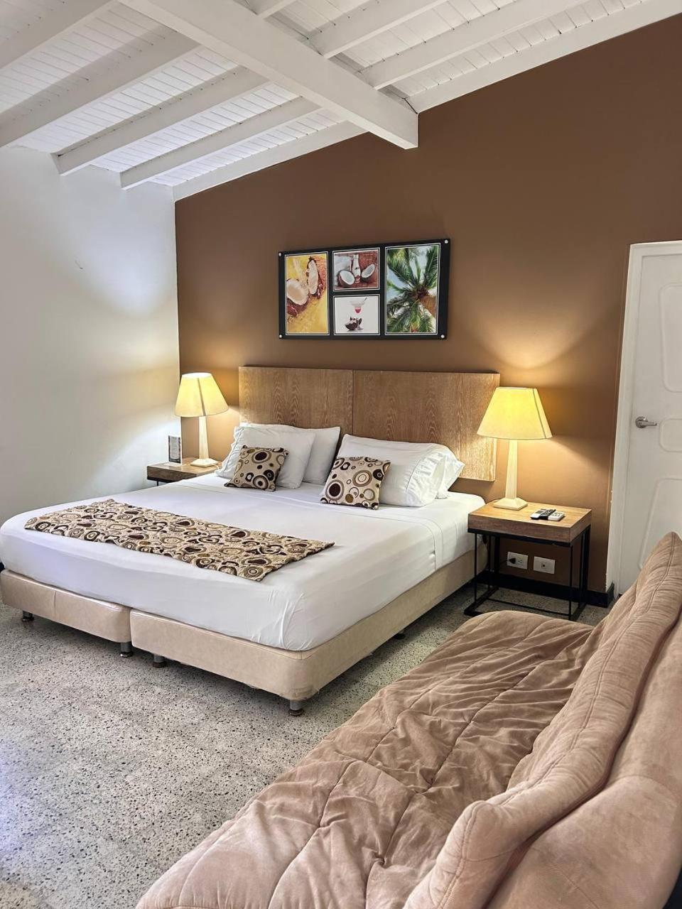 Hotel Aromax Del Campestre Medellín Exteriör bild